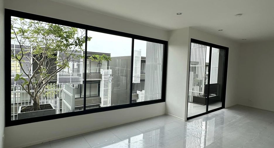For rent 4 bedrooms townhouse in Rat Burana, Bangkok