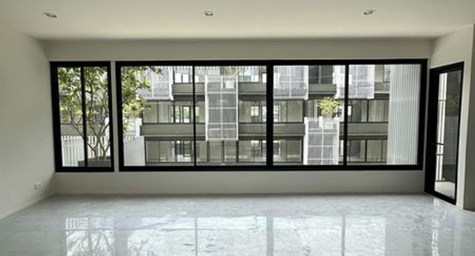 For rent 4 bedrooms townhouse in Rat Burana, Bangkok