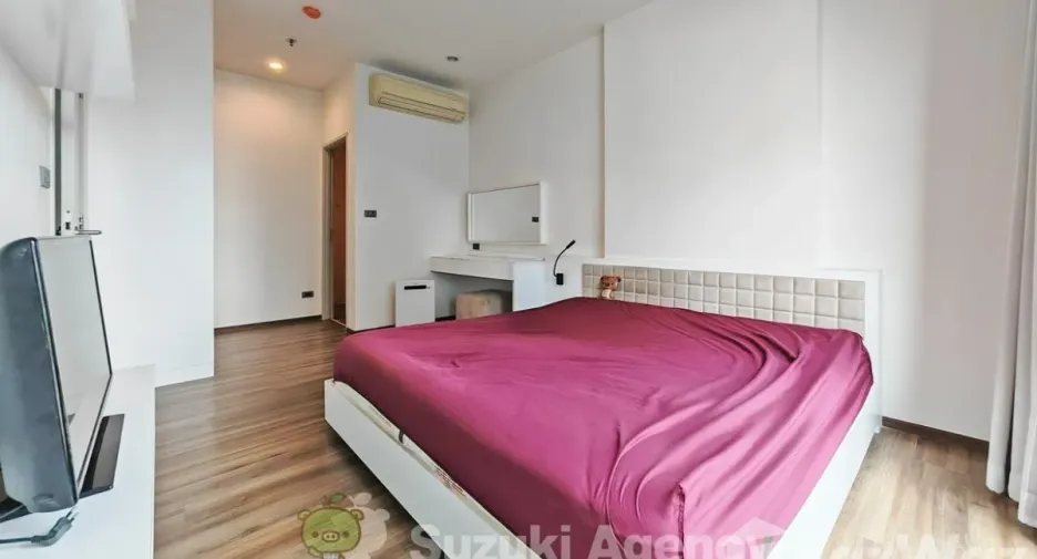 For rent 2 bedrooms condo in Khlong Toei, Bangkok