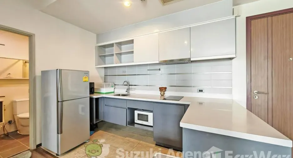 For rent 2 bedrooms condo in Khlong Toei, Bangkok