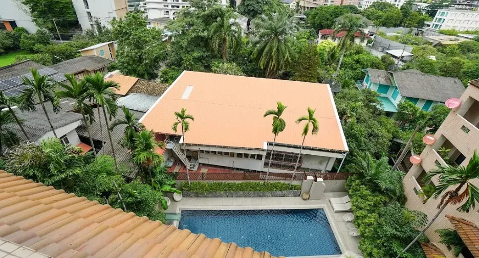 For rent 3 bedrooms apartment in Watthana, Bangkok