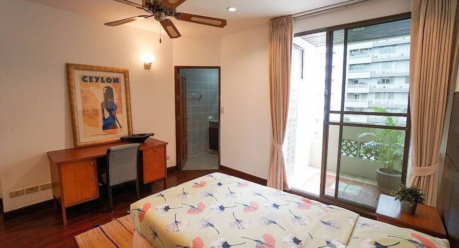 For rent 3 bedrooms apartment in Watthana, Bangkok