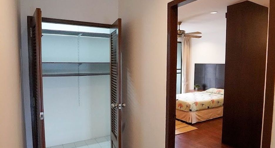 For rent 3 bedrooms apartment in Watthana, Bangkok