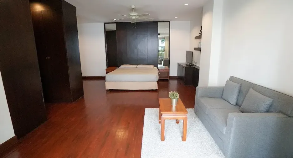 For rent 3 bedrooms apartment in Watthana, Bangkok