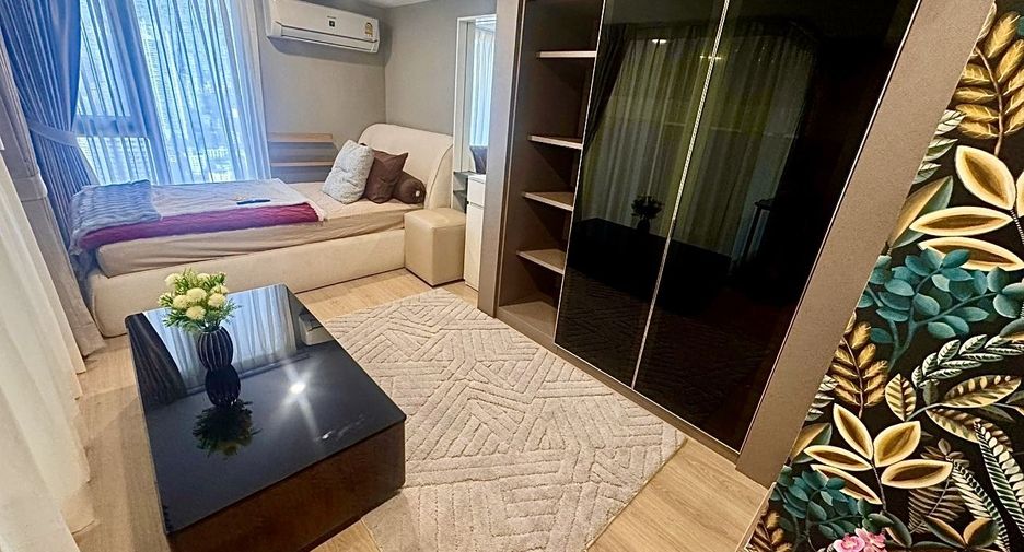 For rent 2 bedrooms condo in Khlong Toei, Bangkok