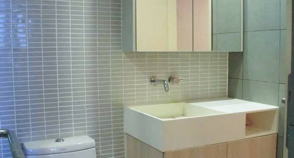 For rent 2 bedrooms condo in Phaya Thai, Bangkok