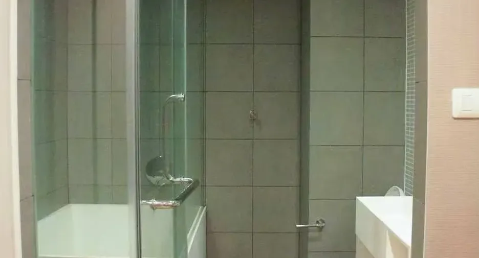 For rent 2 bedrooms condo in Phaya Thai, Bangkok