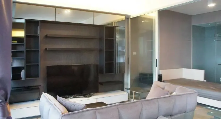 For rent 2 bedrooms condo in Phaya Thai, Bangkok
