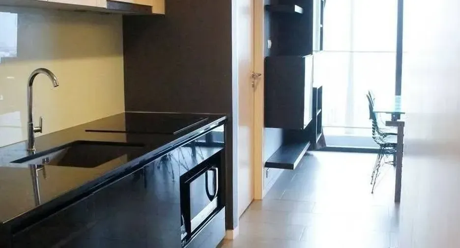 For rent 2 bedrooms condo in Phaya Thai, Bangkok