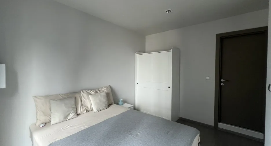 For rent 2 bedrooms condo in Huai Khwang, Bangkok
