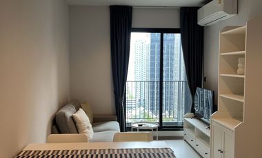 For rent 2 bedrooms condo in Huai Khwang, Bangkok