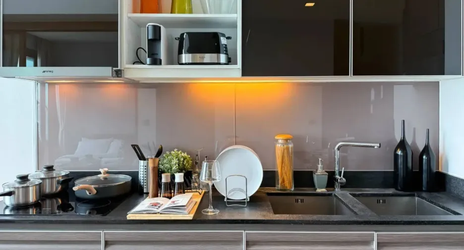 For rent 2 bedrooms condo in Khlong Toei, Bangkok
