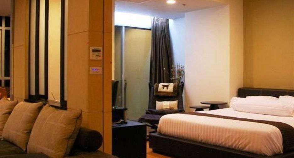 For rent 2 bedrooms condo in Khlong Toei, Bangkok