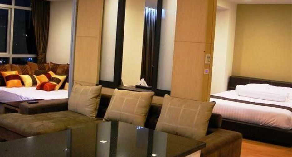 For rent 2 bedrooms condo in Khlong Toei, Bangkok