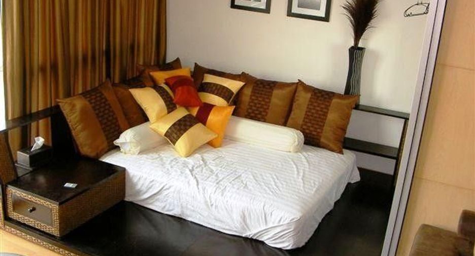 For rent 2 bedrooms condo in Khlong Toei, Bangkok