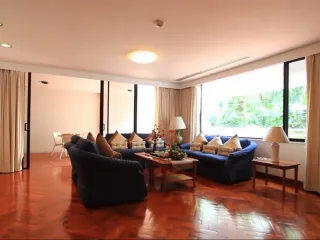 For rent 4 bedrooms condo in Sathon, Bangkok