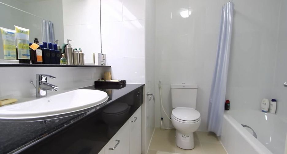 For rent 4 bedrooms condo in Sathon, Bangkok