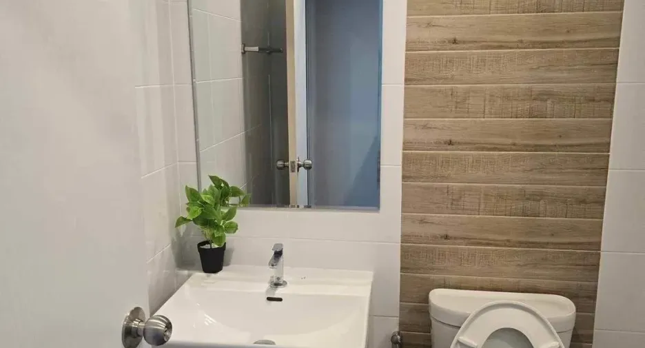 For rent studio condo in Thon Buri, Bangkok