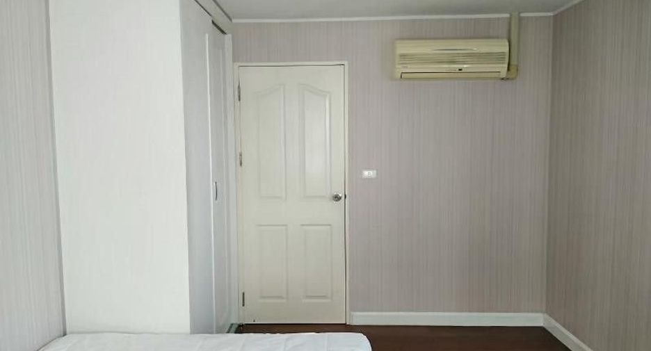 For rent 2 bedrooms condo in Yan Nawa, Bangkok