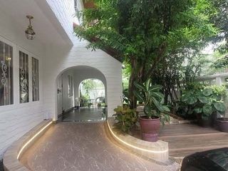For rent 4 bedrooms house in Khlong Toei, Bangkok