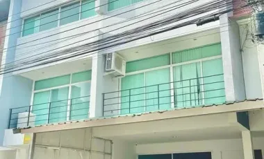 À louer bureau à Bang Sao Thong, Samut Prakan