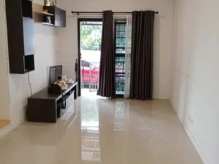 For rent 3 bedrooms townhouse in Mueang Samut Prakan, Samut Prakan