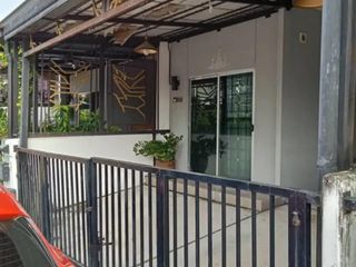 For rent 3 bedrooms townhouse in Mueang Samut Prakan, Samut Prakan
