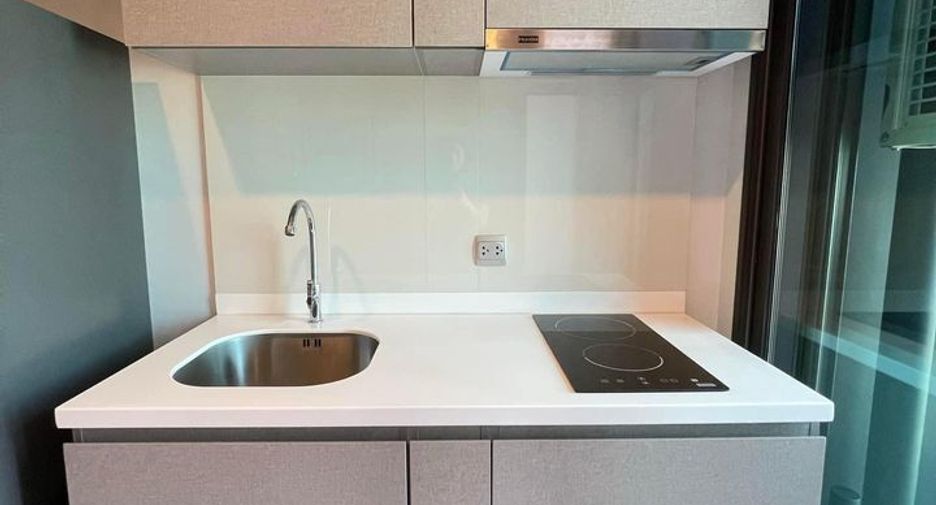 Wohnung zur Miete mit 1 Zimmer in Huai Khwang, Bangkok