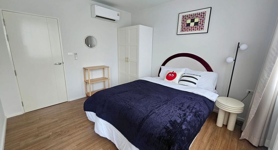 For rent 3 bedrooms townhouse in Suan Luang, Bangkok