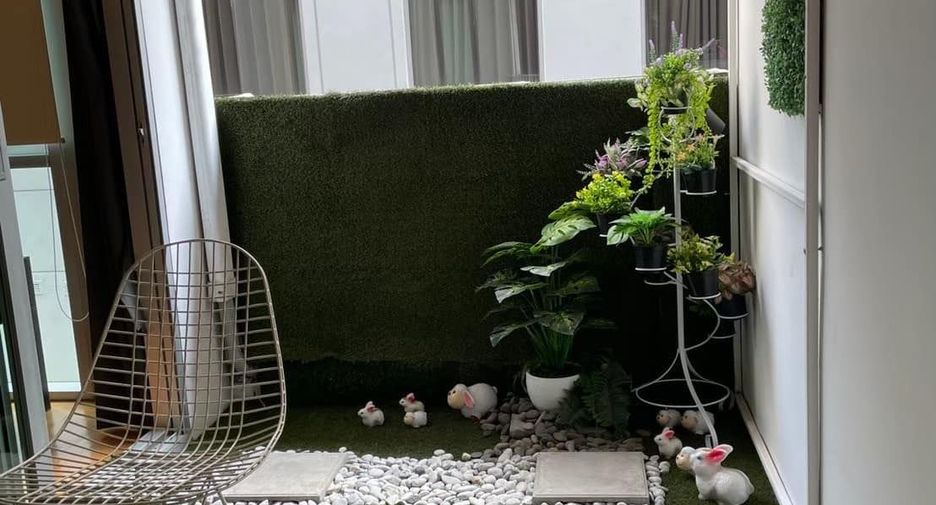 For rent 2 bedrooms condo in Sathon, Bangkok
