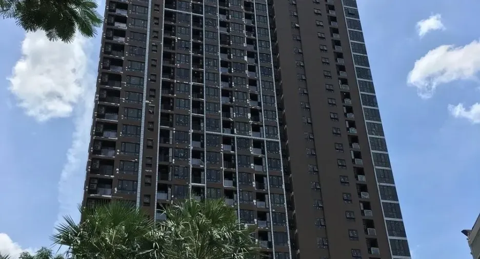 Condo en alquiler de 1 habitaciones en Khlong Toei, Bangkok