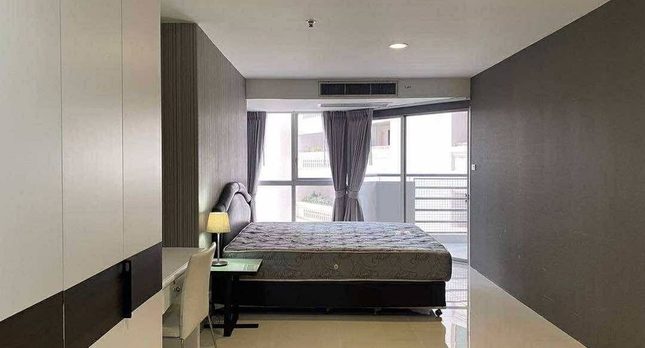 Condo en alquiler de 3 habitaciones en Khlong Toei, Bangkok