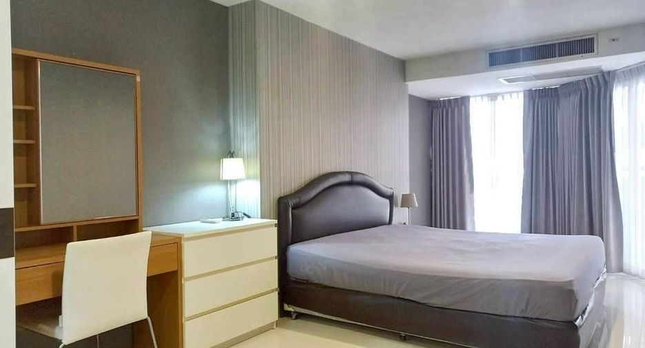 Condo en alquiler de 3 habitaciones en Khlong Toei, Bangkok