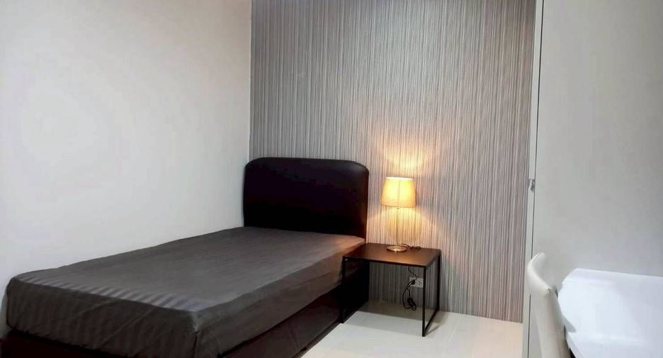 Condo en alquiler de 3 habitaciones en Khlong Toei, Bangkok