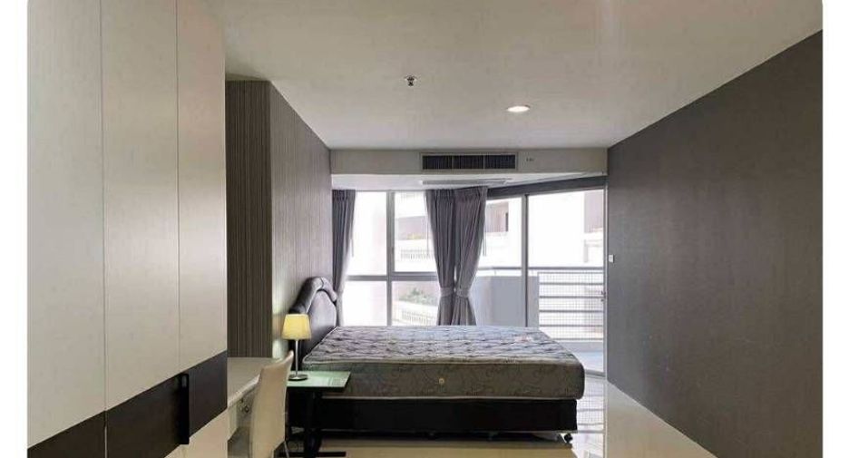 Condo en alquiler de 3 habitaciones en Khlong Toei, Bangkok