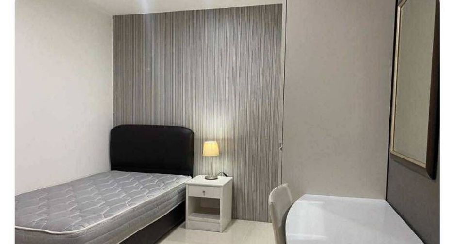 Condo en alquiler de 3 habitaciones en Khlong Toei, Bangkok