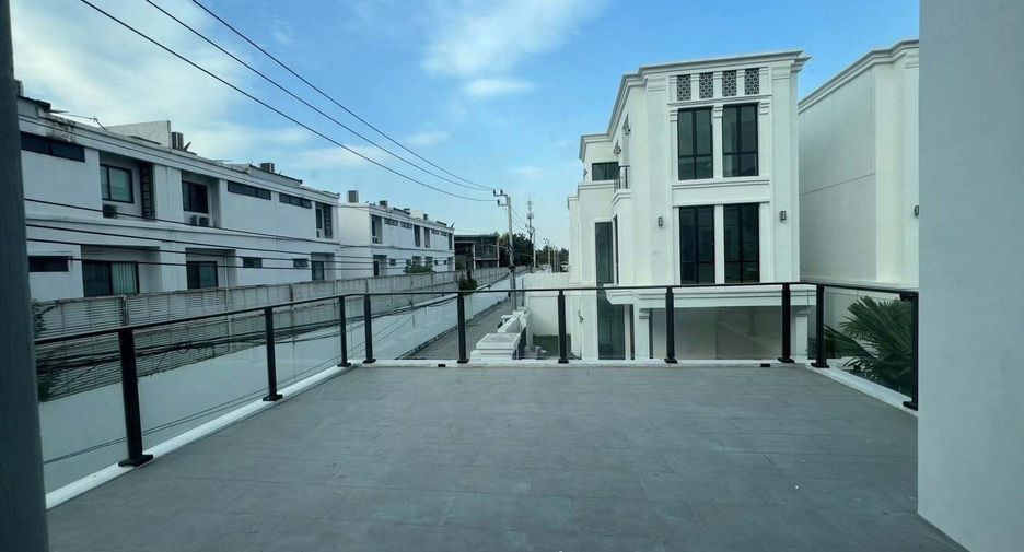 For rent 3 bedrooms house in Lat Phrao, Bangkok