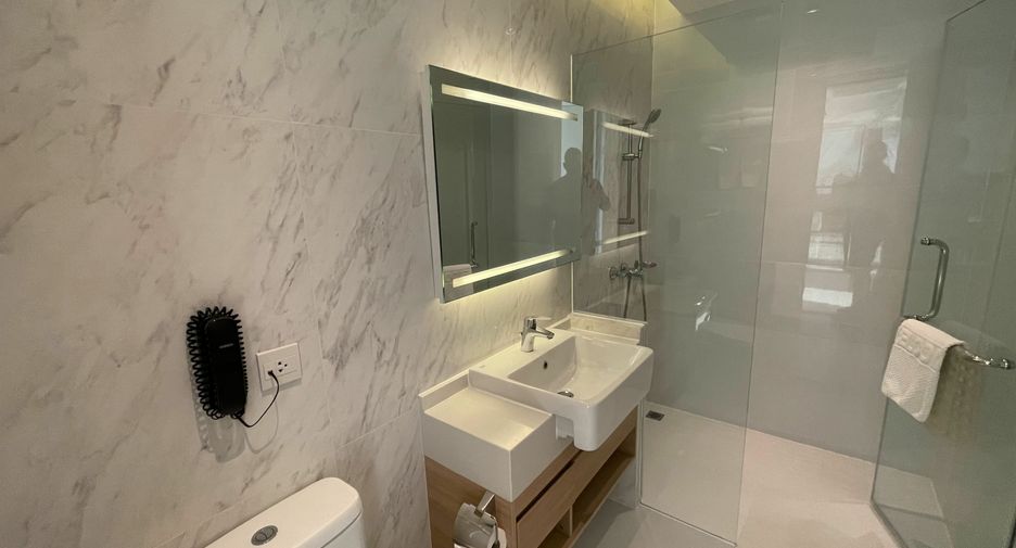 For rent 3 bedrooms condo in Watthana, Bangkok