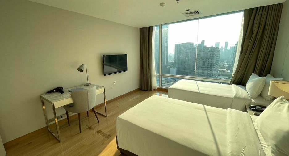 For rent 3 bedrooms condo in Watthana, Bangkok
