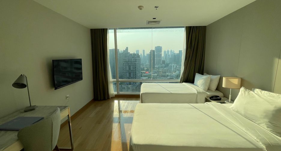 For rent 3 bedrooms condo in Watthana, Bangkok
