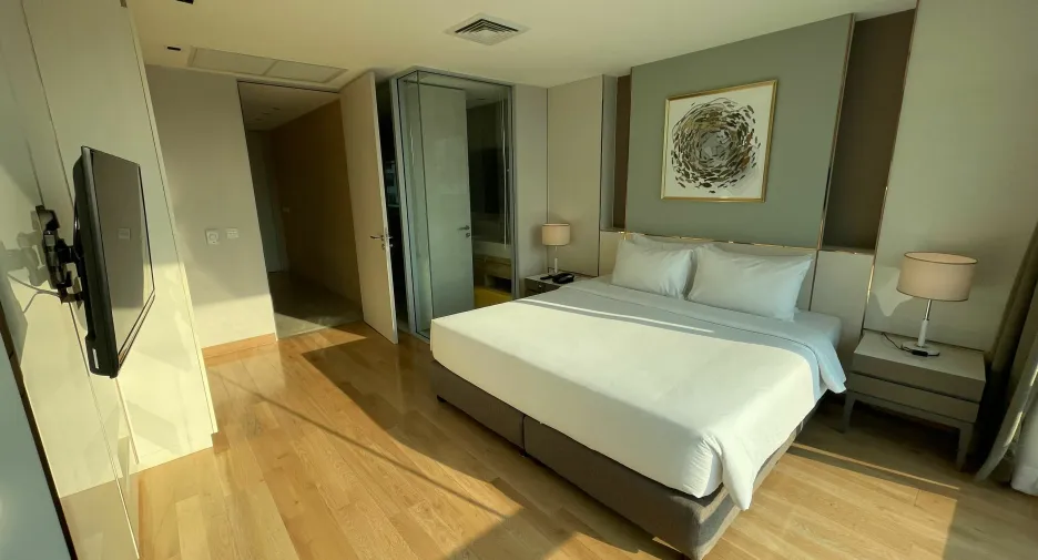 For rent 3 bedrooms condo in Watthana, Bangkok