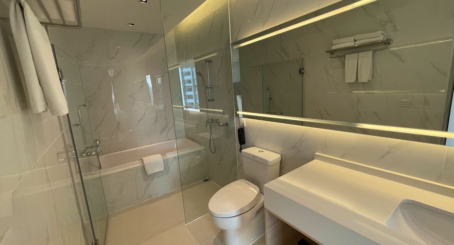 For rent 3 bedrooms condo in Watthana, Bangkok