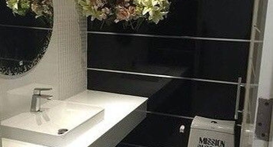 For rent studio condo in Pathum Wan, Bangkok
