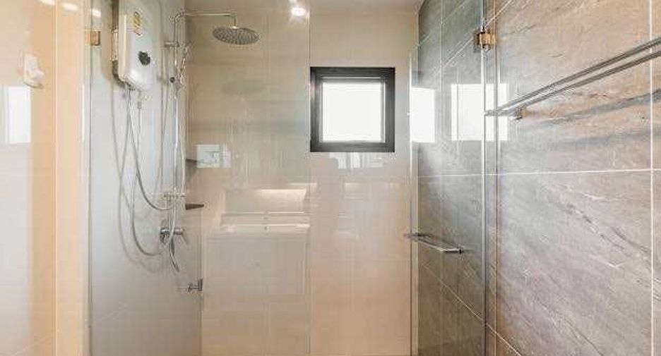 For rent 4 bedrooms house in Prawet, Bangkok