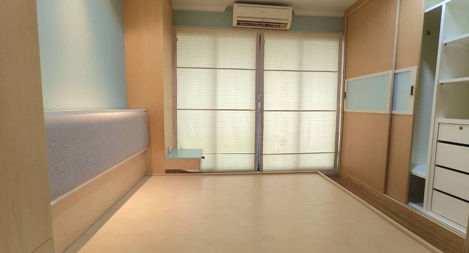 For rent 1 bed condo in Yan Nawa, Bangkok