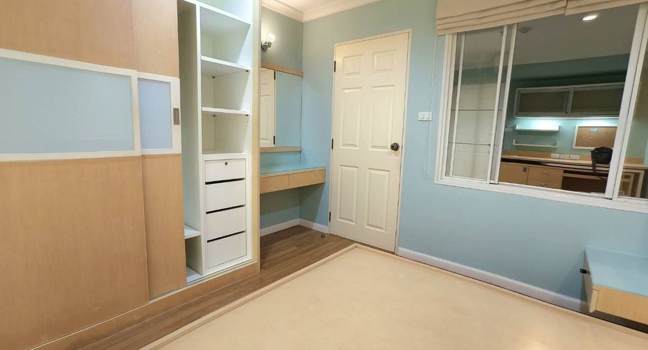 For rent 1 bed condo in Yan Nawa, Bangkok