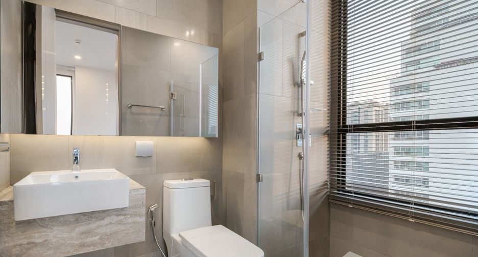 For rent 2 bedrooms condo in Ratchathewi, Bangkok