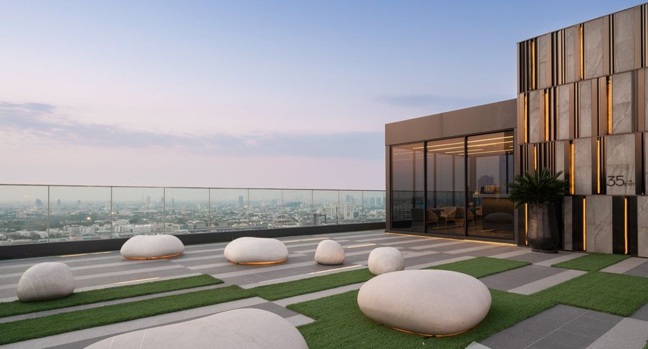 For rent 2 bedrooms condo in Ratchathewi, Bangkok