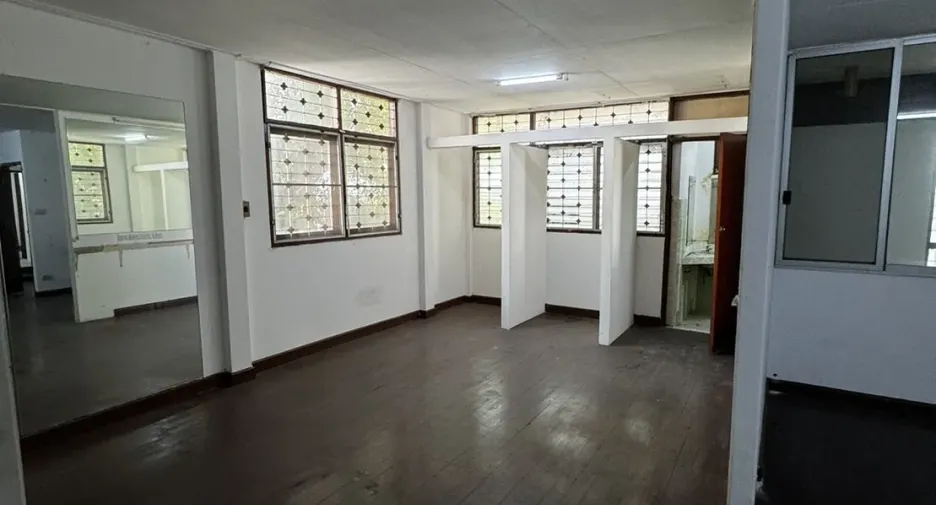 Local comercial en alquiler en Watthana, Bangkok