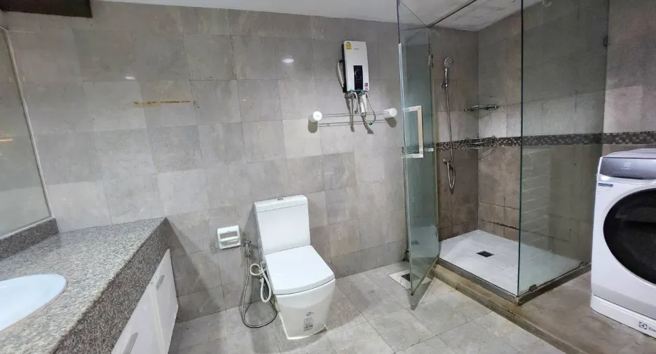 For rent 1 bed condo in Bang Rak, Bangkok